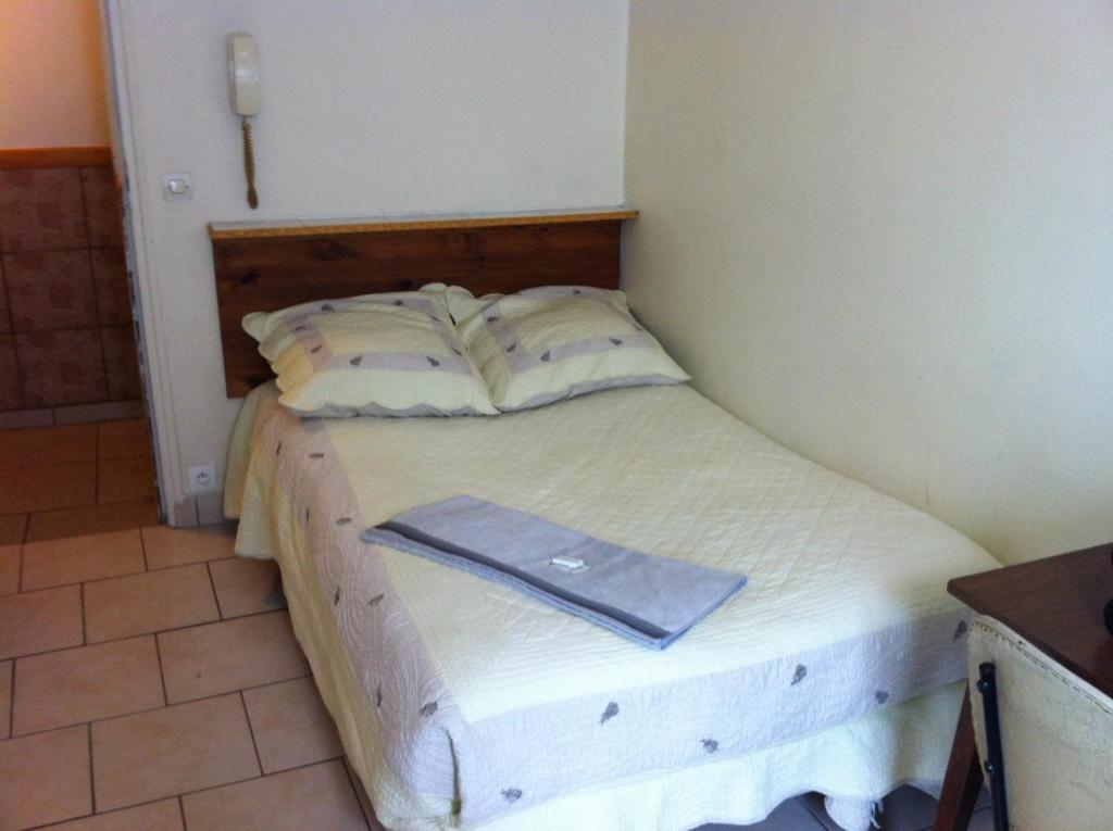 Hipotel Paris Bordeaux Menilmontant Chambre photo